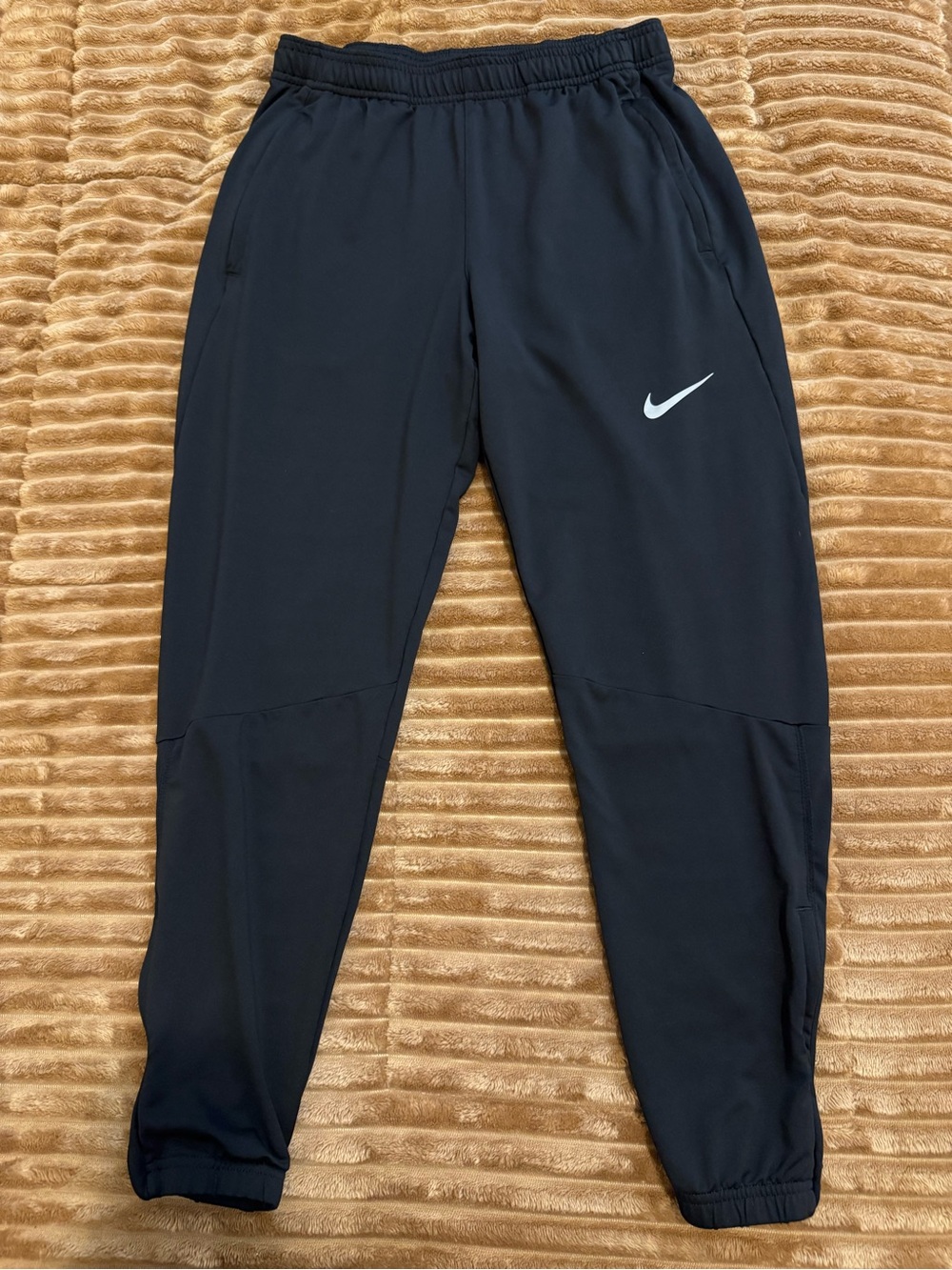 Nike Men’s Essential Knit Running Pants